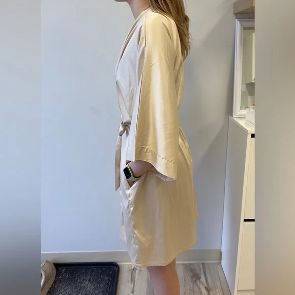 Sioro Silk Robe - Picture 3 of 4